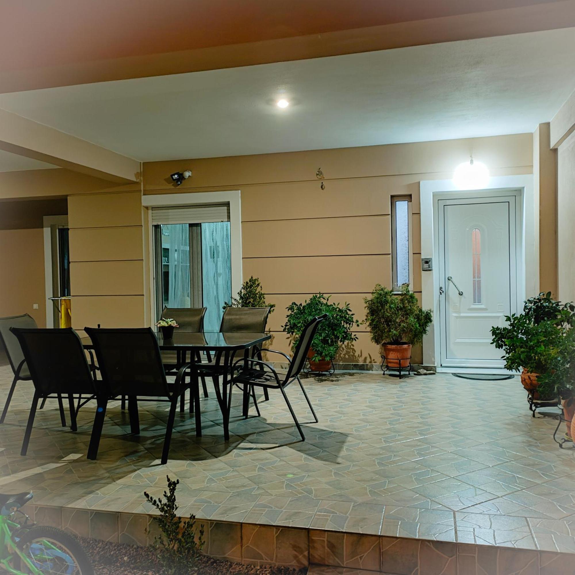 Χλιδατο-Ονειρεμενο-Μοντερνο Διαμερισμα!!! Apartment Larissa Exterior photo